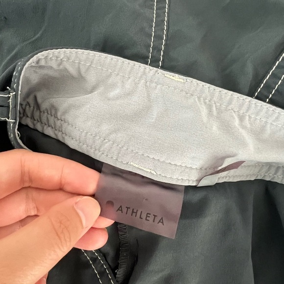 Athleta pleated skort dark gray with white contrast size small with back pockets - Picture 5 of 10